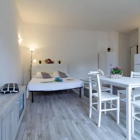 Apartament Le Casette Di Laura - Affitti Brevi Italia *